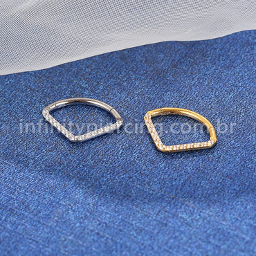 Piercing Argola Triangulo Titânio Segmento Articulado Zircônia