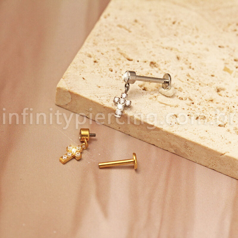 Piercing Labret Titânio Pingente Cruz Cravejada