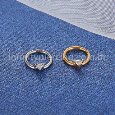 Piercing Argola Titânio Segmento Articulado Uma Zircônia Triângulo