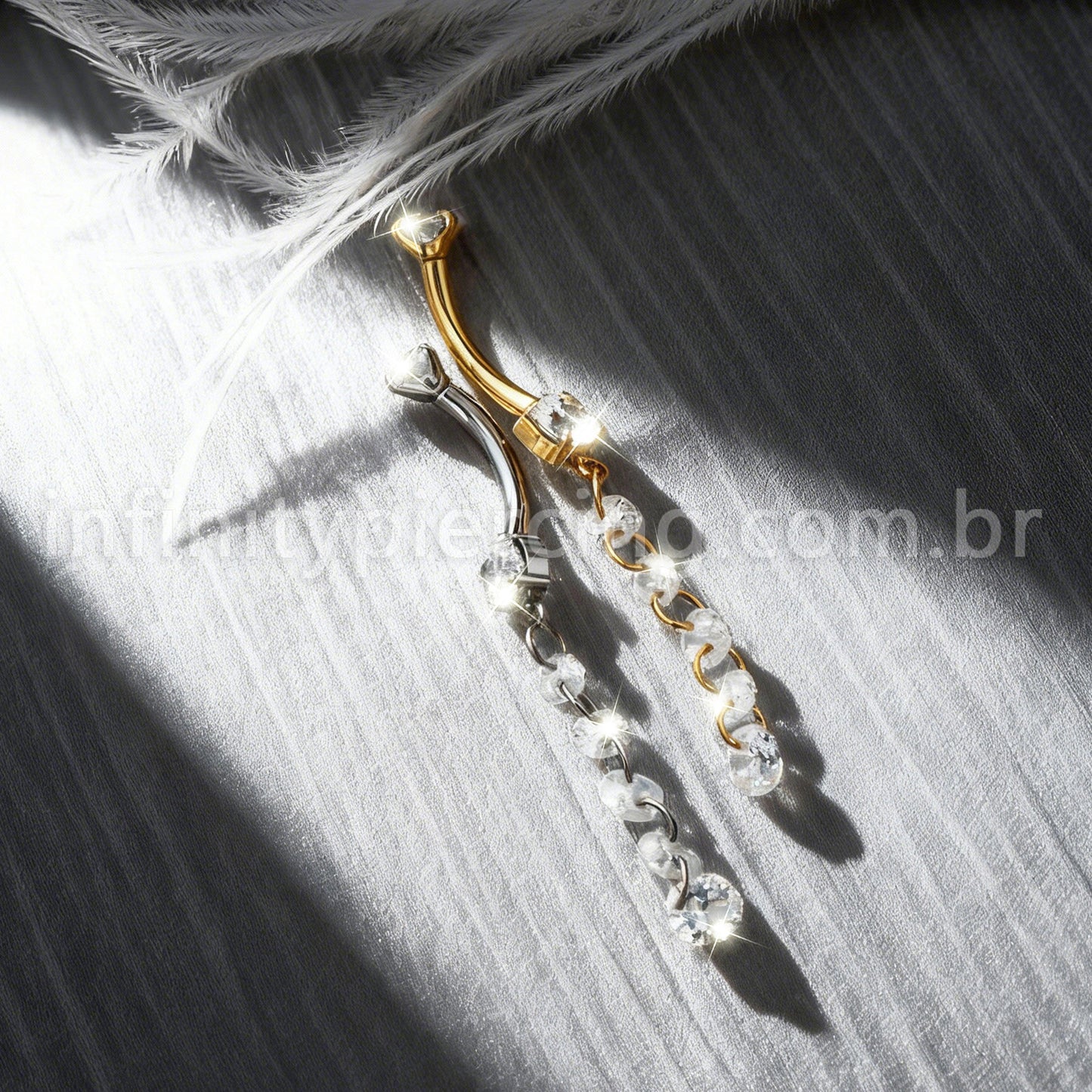 Piercing Banana Titânio Pingente Zircônia Cravejada