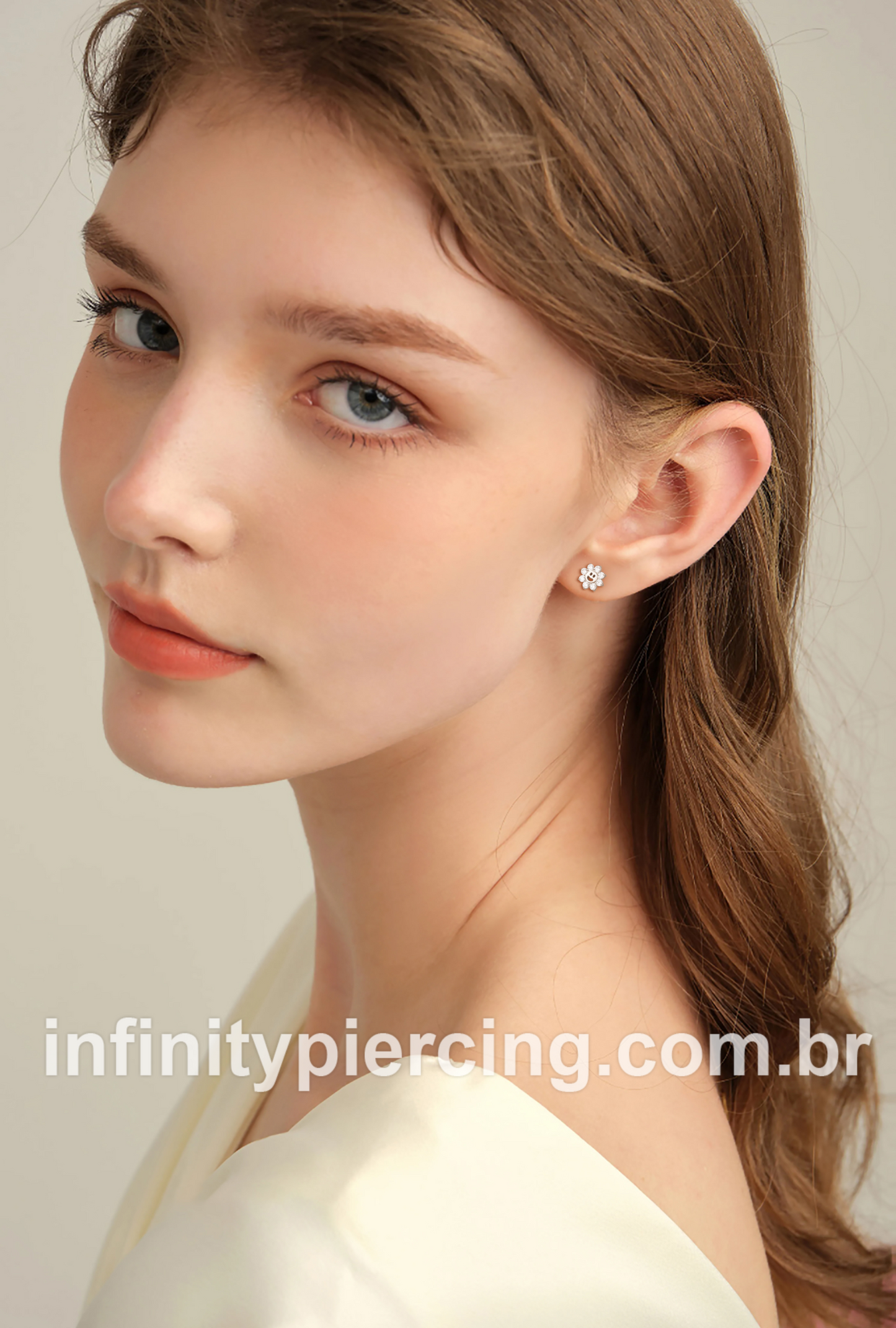 Piercing Labret Titânio Flor Smile Zircônia