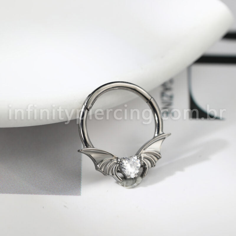 Piercing Argola Titânio Morcego Zircônia Cravejada