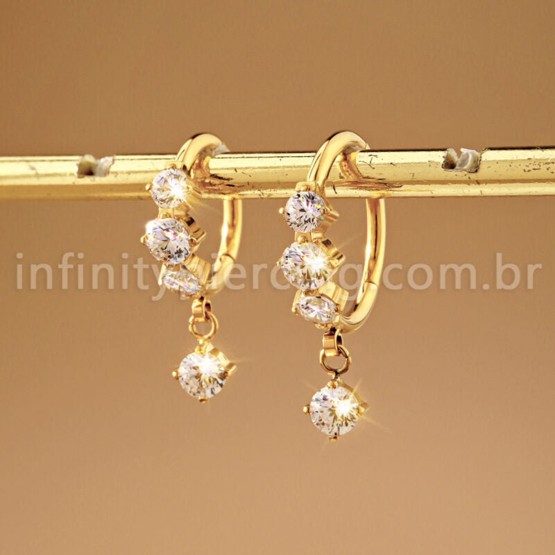 Piercing Argola Titânio Segmento Articulado Zircônia Cravejada Com Pingente