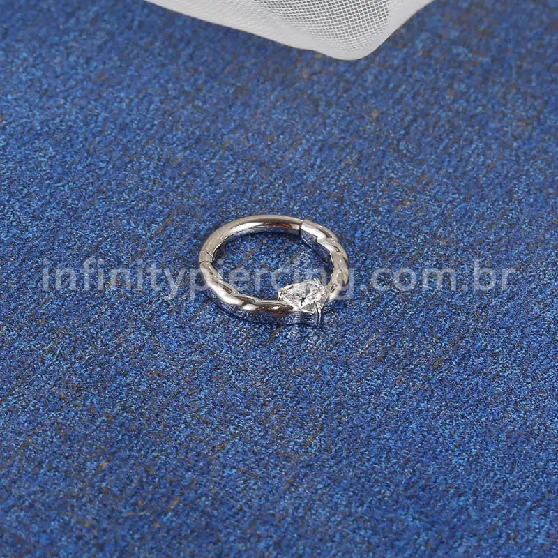 Piercing Argola Titânio Torcida 1 Pedra Zircônia Coração