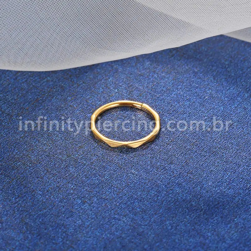 Piercing Argola Titânio Detalhada
