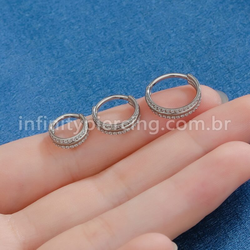 Piercing Argola Titânio Segmento Articulado 1 Lisa 2 Fileiras Zircônia Cravejada