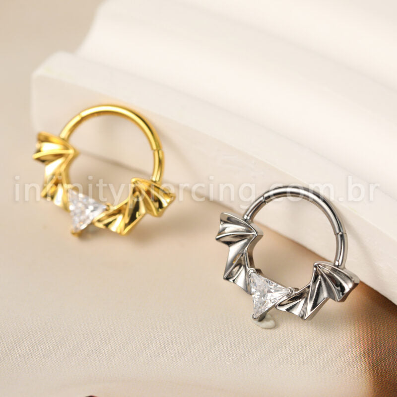 Piercing Argola Titânio Segmento Articulado Asas/Zircônia Cravejada