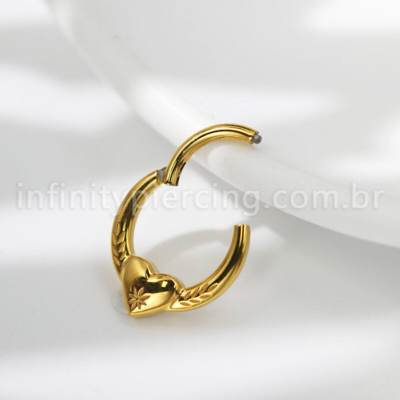 Piercing Argola Titânio Segmento Articulado Coração Com Detalhes
