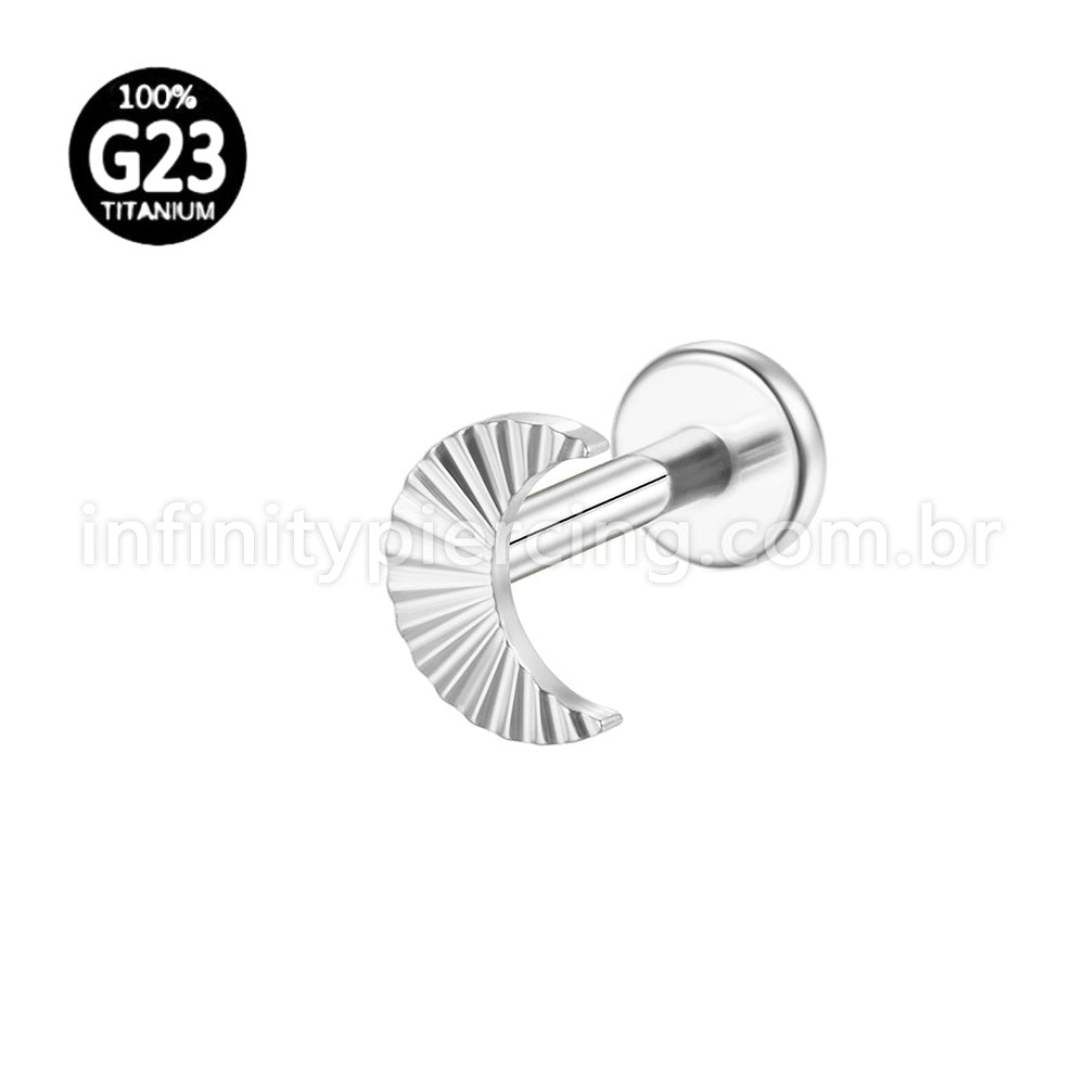 Piercing Labret Titânio Lua Detalhado
