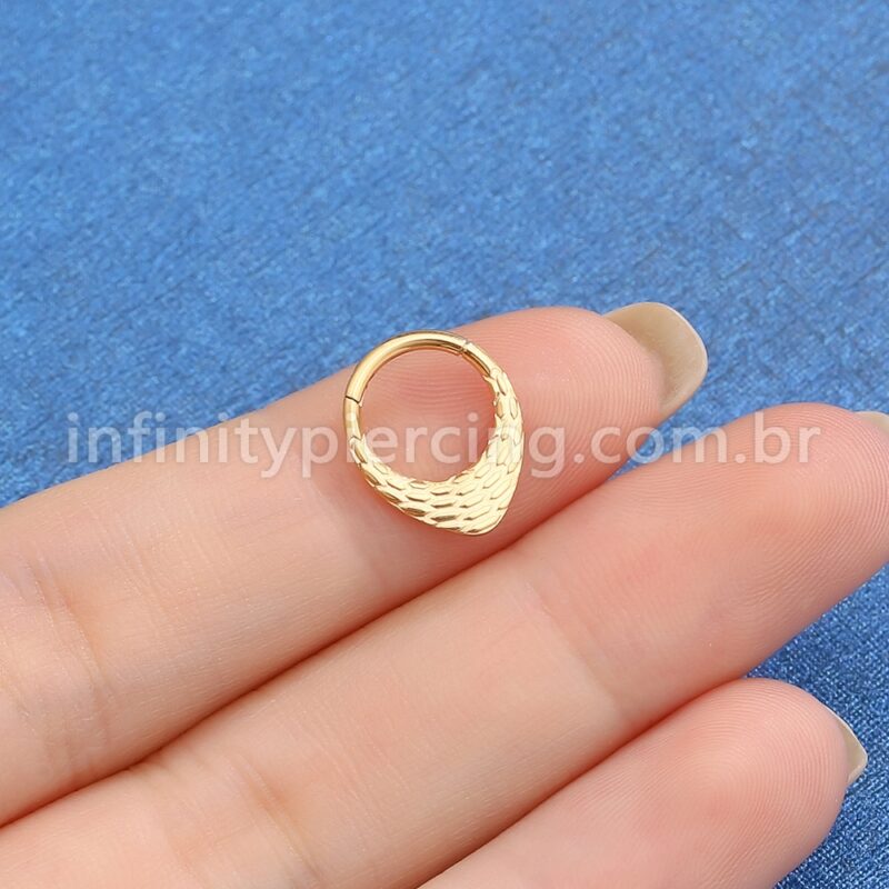 Piercing Argola Gota Titânio Segmento Articulado Detalhada