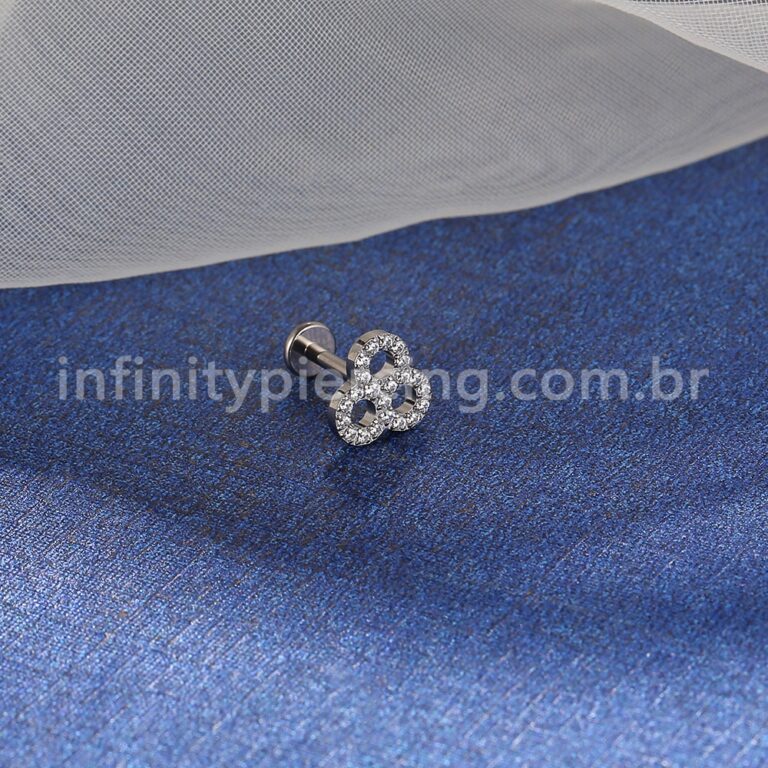 Piercing Labret Titânio Trevo Zircônia Cravejada