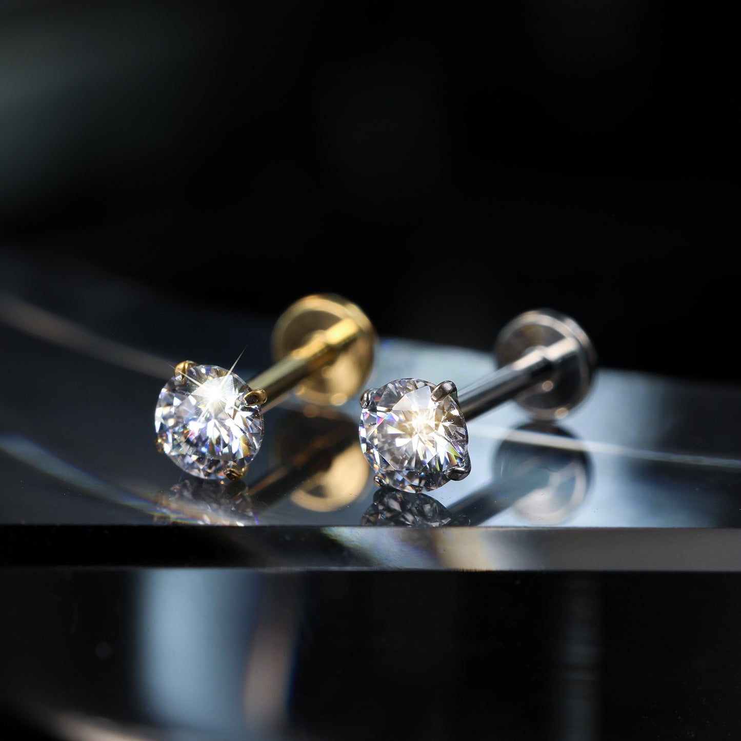 Piercing Labret Titânio Push Pin Ponto De Luz Cravejado