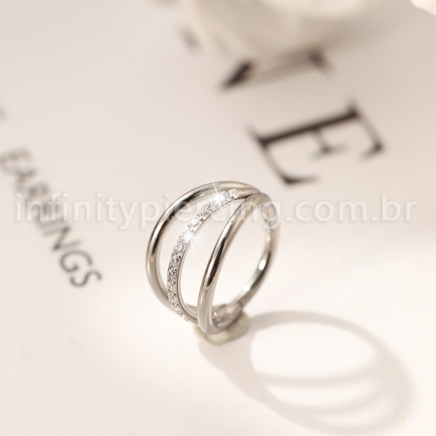 Piercing Argola Três Fileira Titânio Segmento Articulado 1 Fileira Zircônia Cravejada