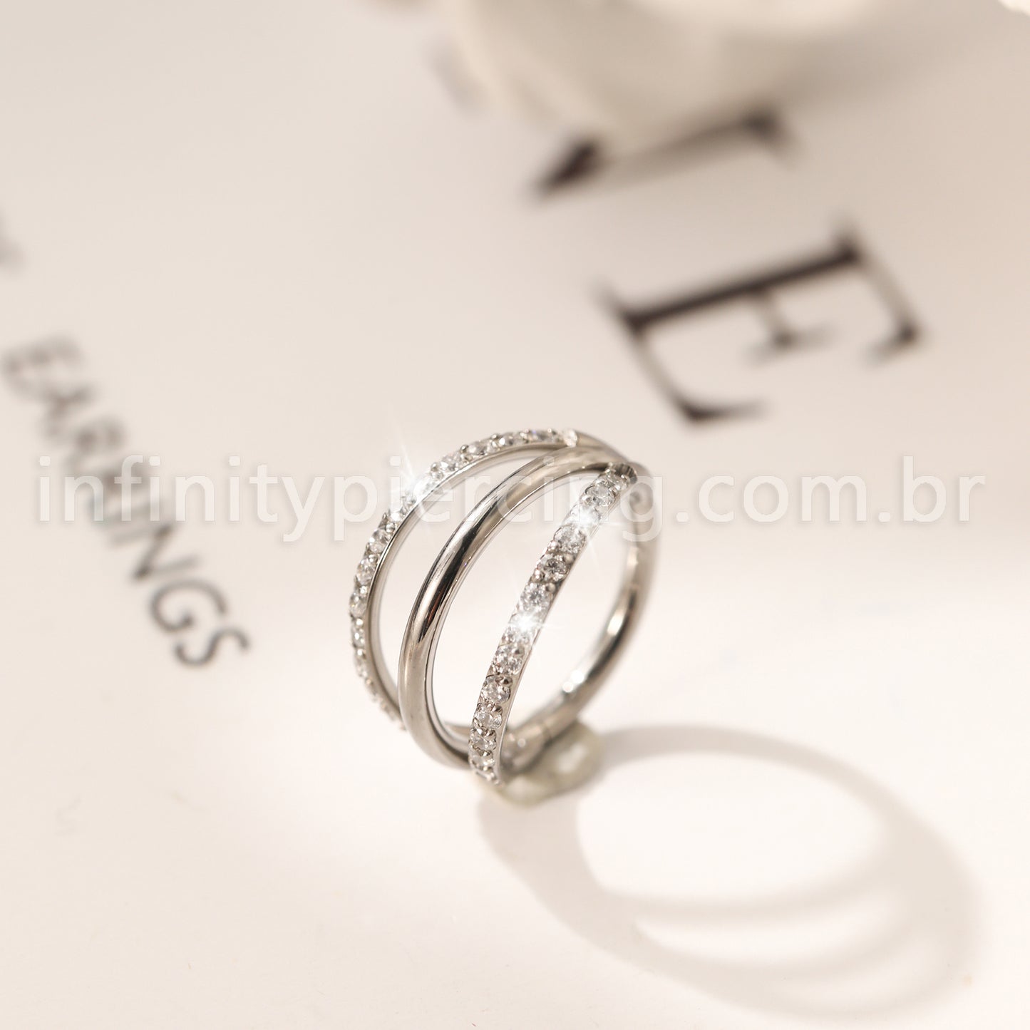 Piercing Argola Três Fileira Titânio Segmento Articulado 2 Fileiras Com Zircônia Cravejada