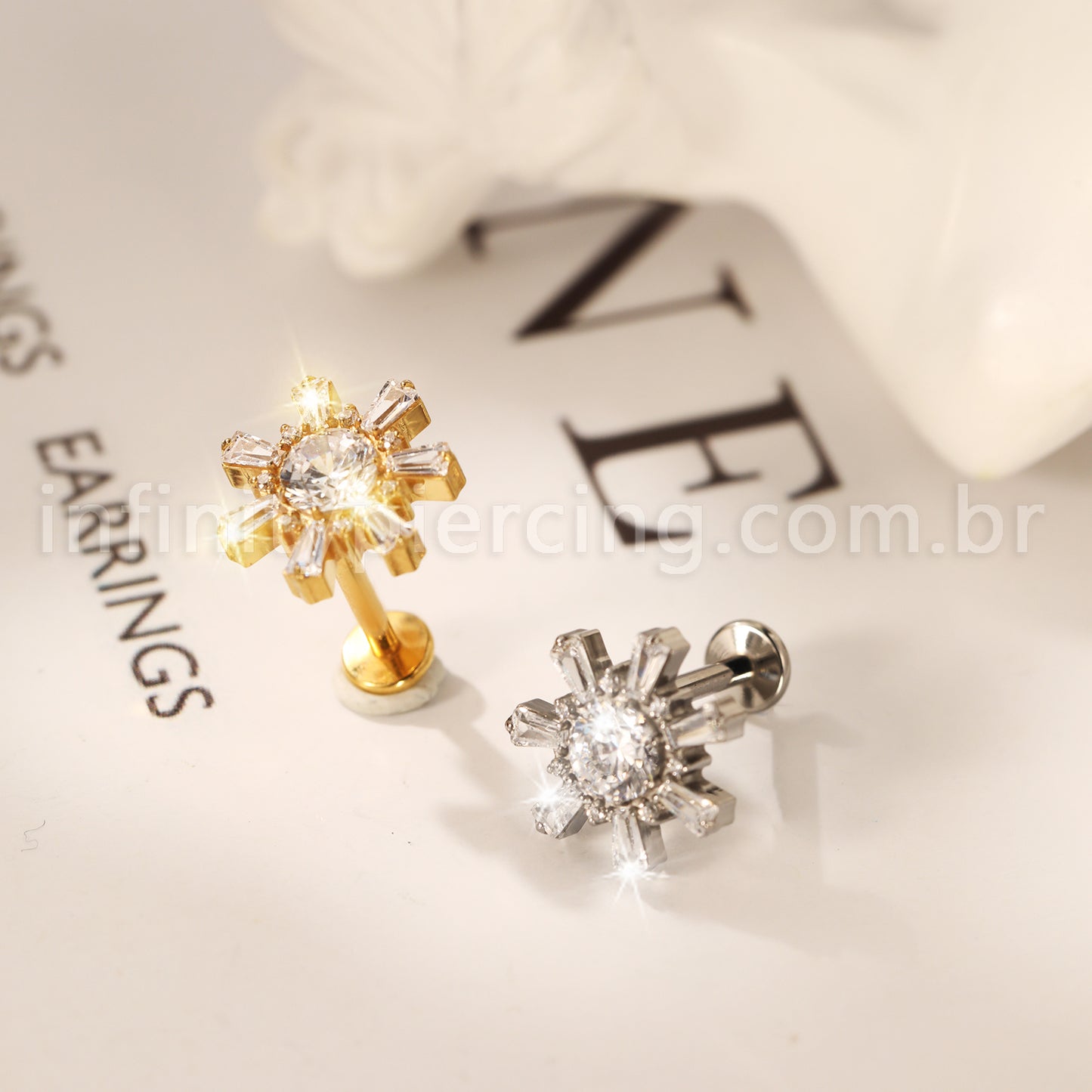 Piercing Labret Titânio Flor Zircônia