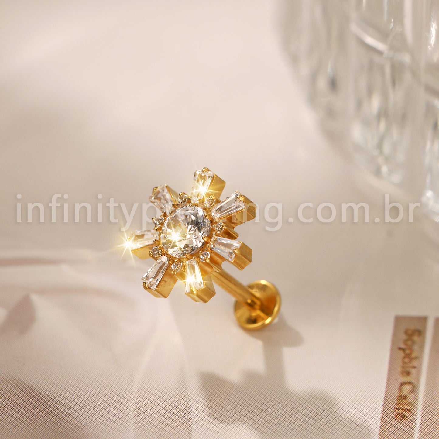 Piercing Labret Titânio Flor Zircônia