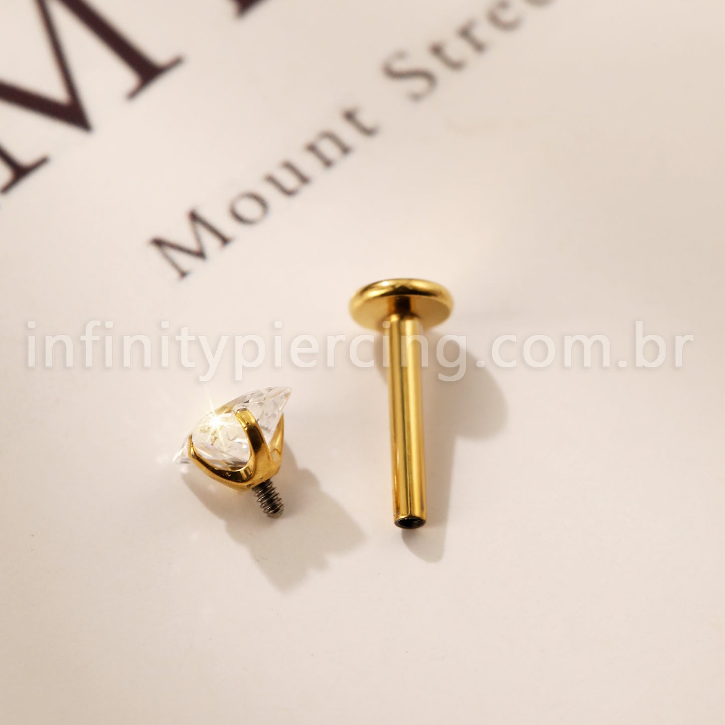 Piercing Labret Titânio Flor Zircônia