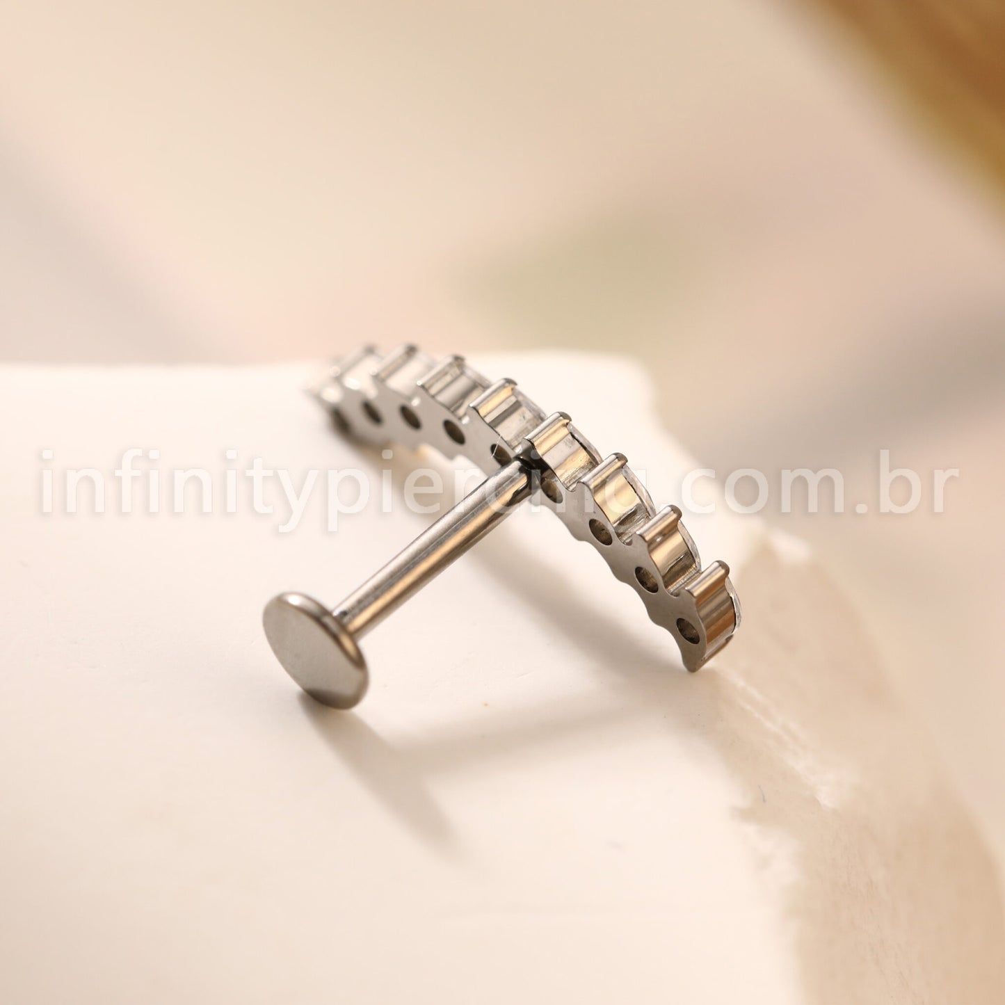 Piercing Labret Titânio Cluster Zircônia Cravejada