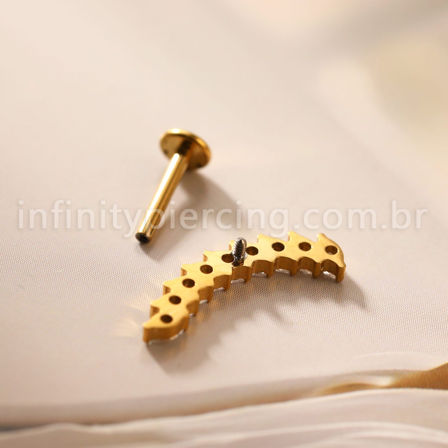 Piercing Labret Titânio Cluster Zircônia Cravejada
