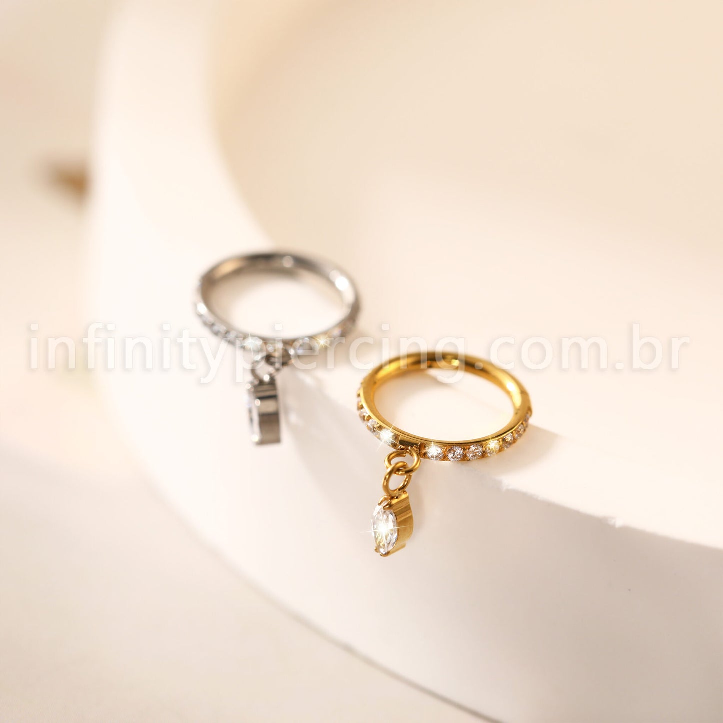 Piercing Argola Titânio Zircônia Cravejada Pingente Oval Com Pontas