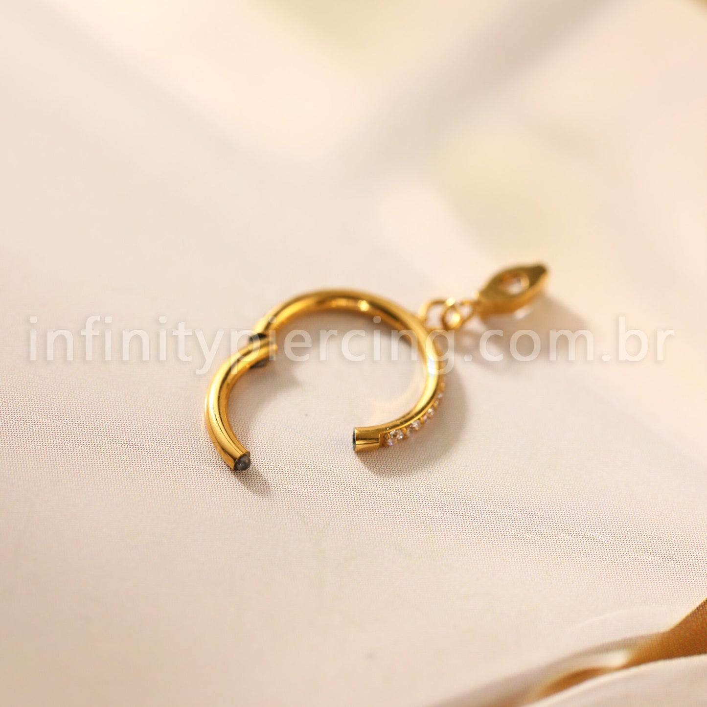 Piercing Argola Titânio Zircônia Cravejada Pingente Oval Com Pontas