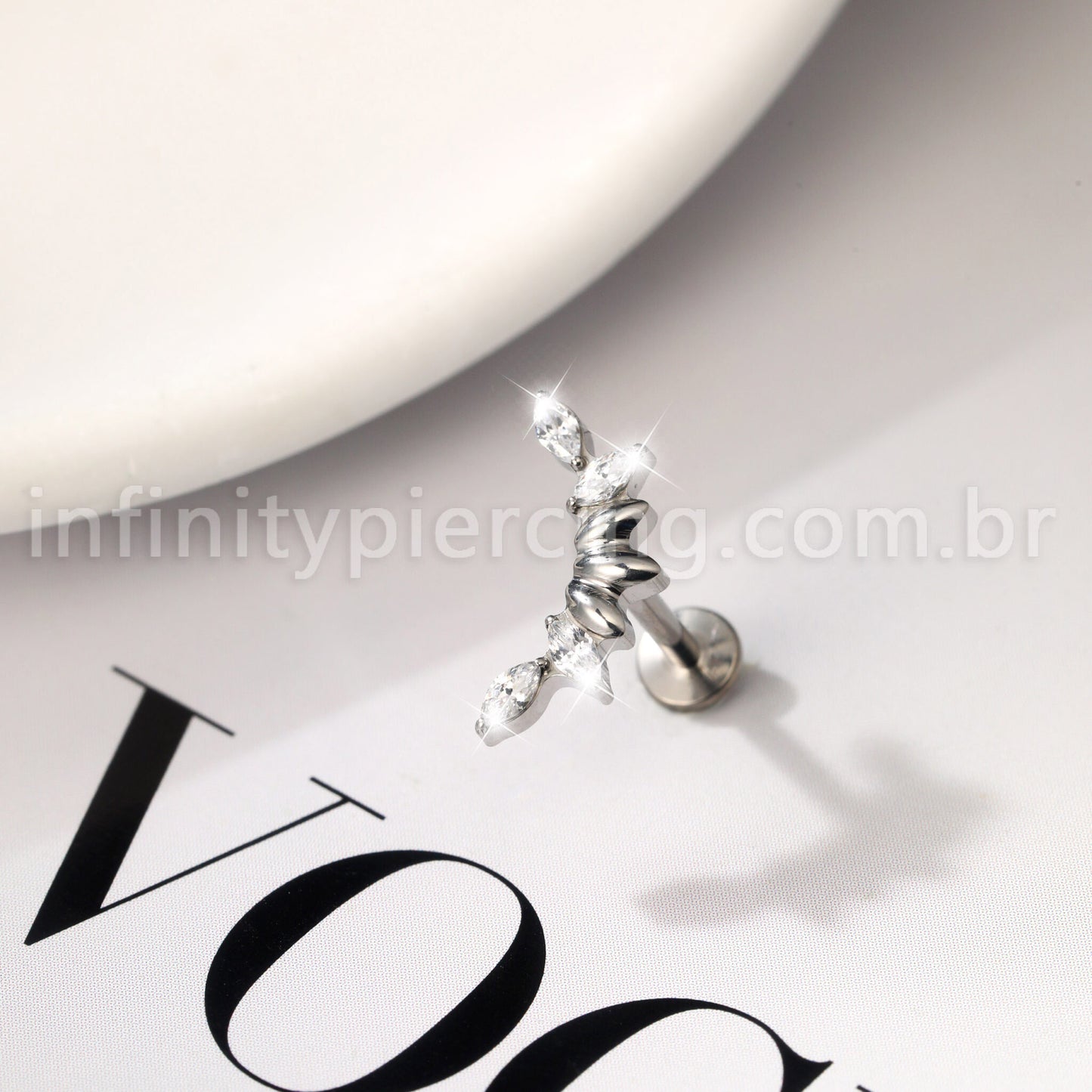 Piercing Labret Titânio Cluster Zircônia Cravejada