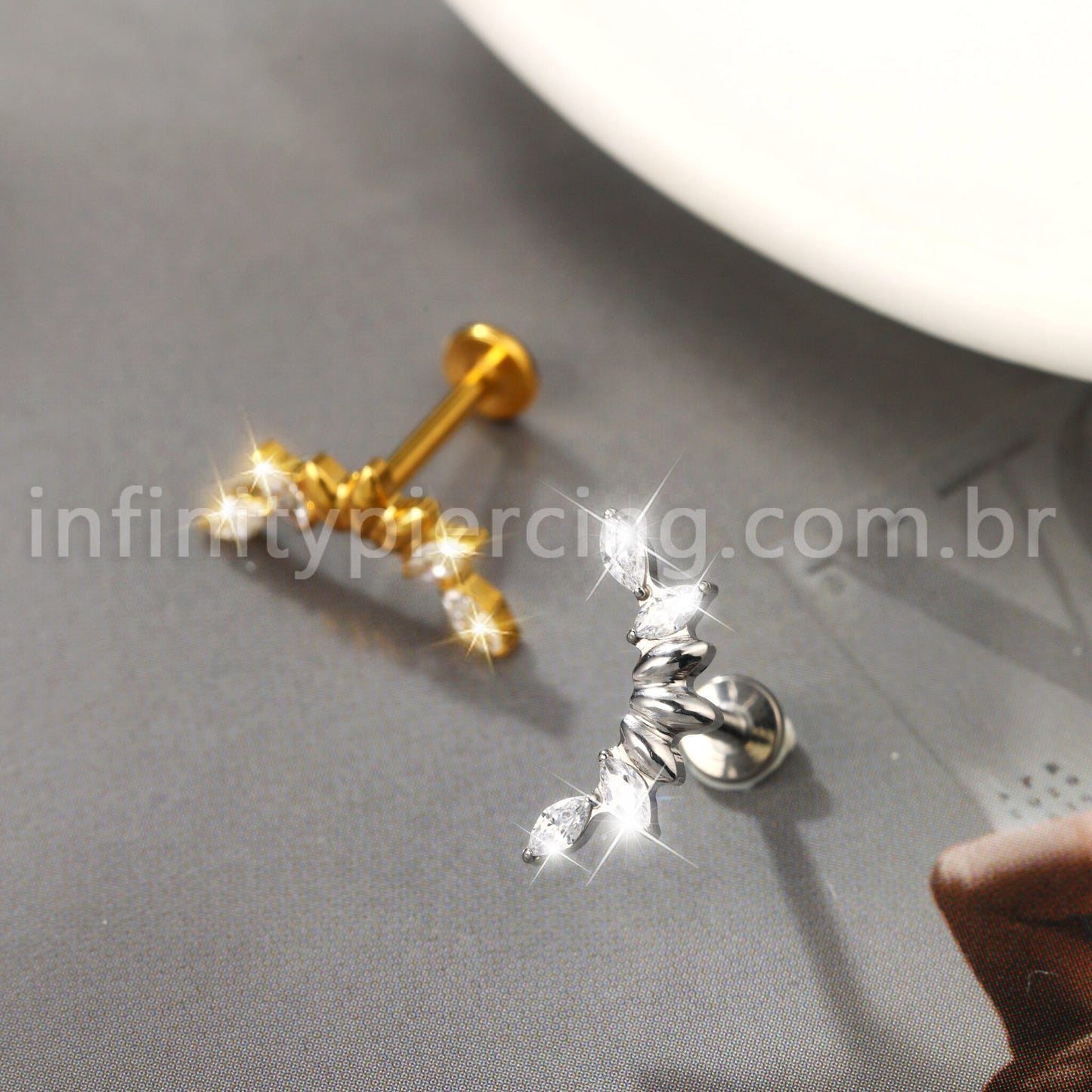 Piercing Labret Titânio Cluster Zircônia Cravejada