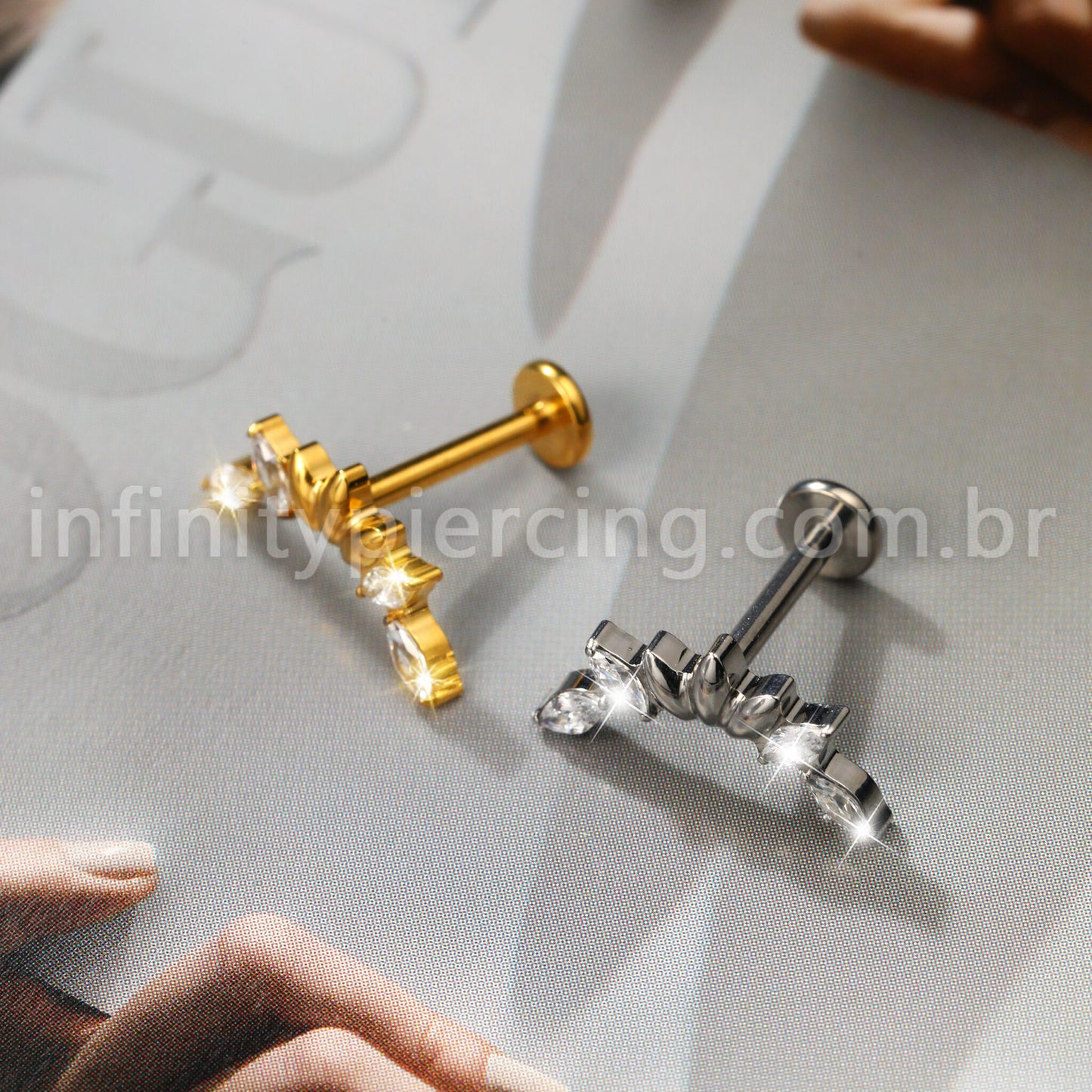 Piercing Labret Titânio Cluster Zircônia Cravejada