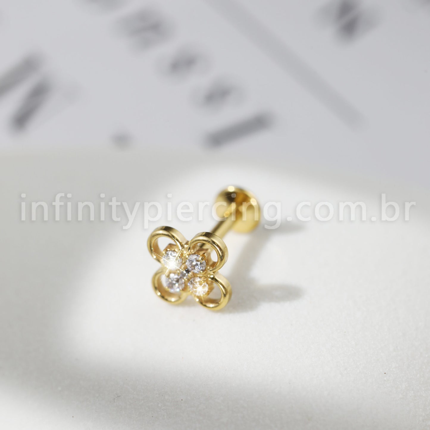 Piercing Labret Flor Titânio Zircônia