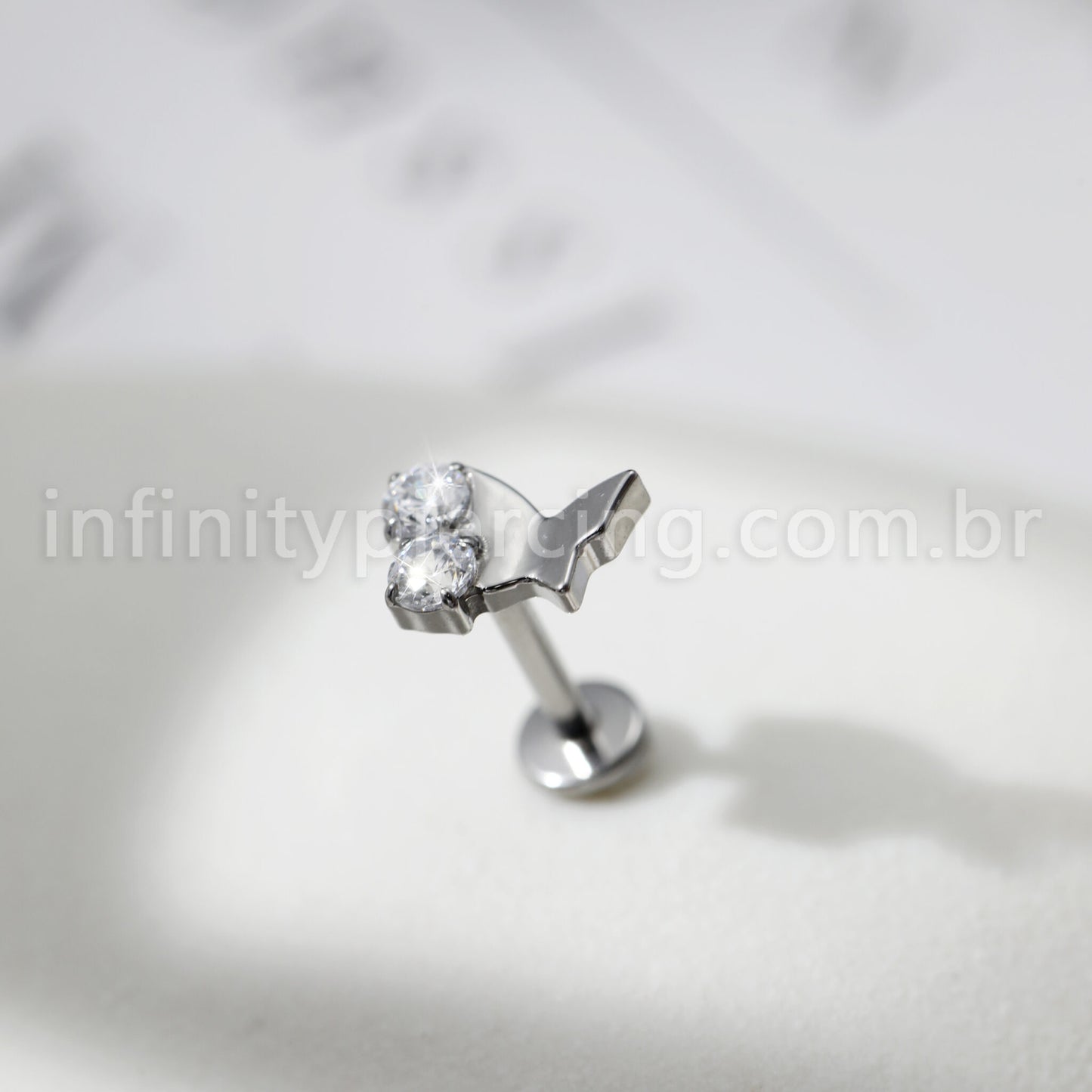 Piercing Labret Borboleta Titânio 2 Zircônia