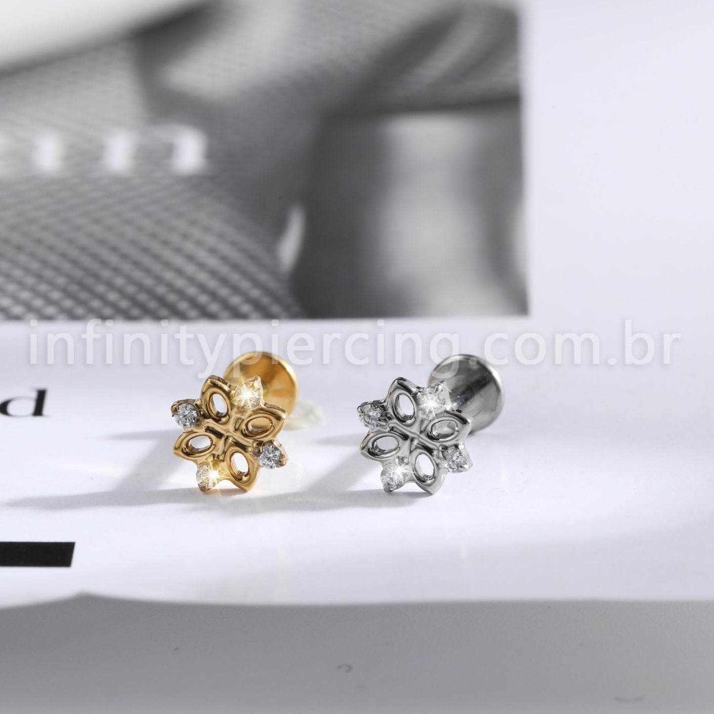 Piercing Labret Titânio Flor Zircônia