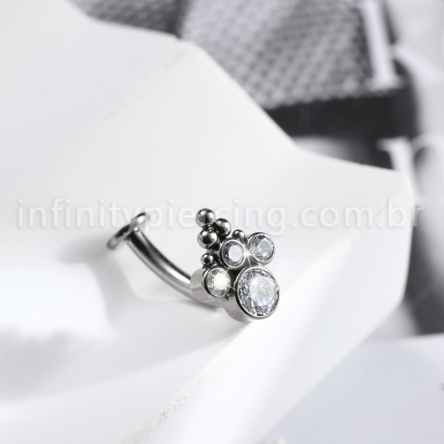 Piercing Banana Floating Titânio Indiano Zircônia