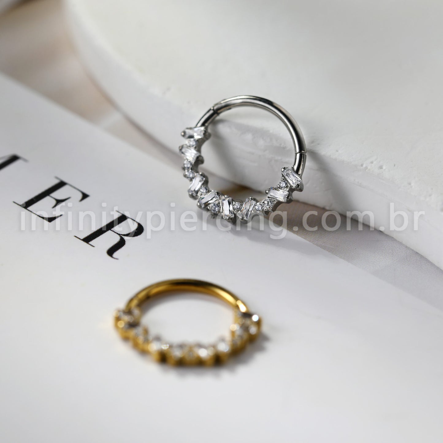 Piercing Argola Titânio Zircônia Cravejada