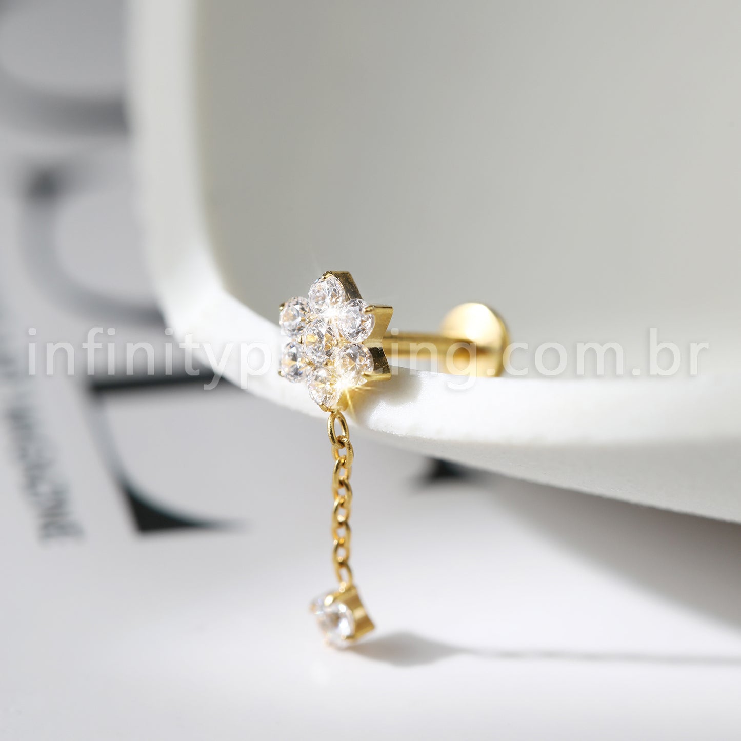 Piercing Labret Flor Titânio Corrente Zircônia