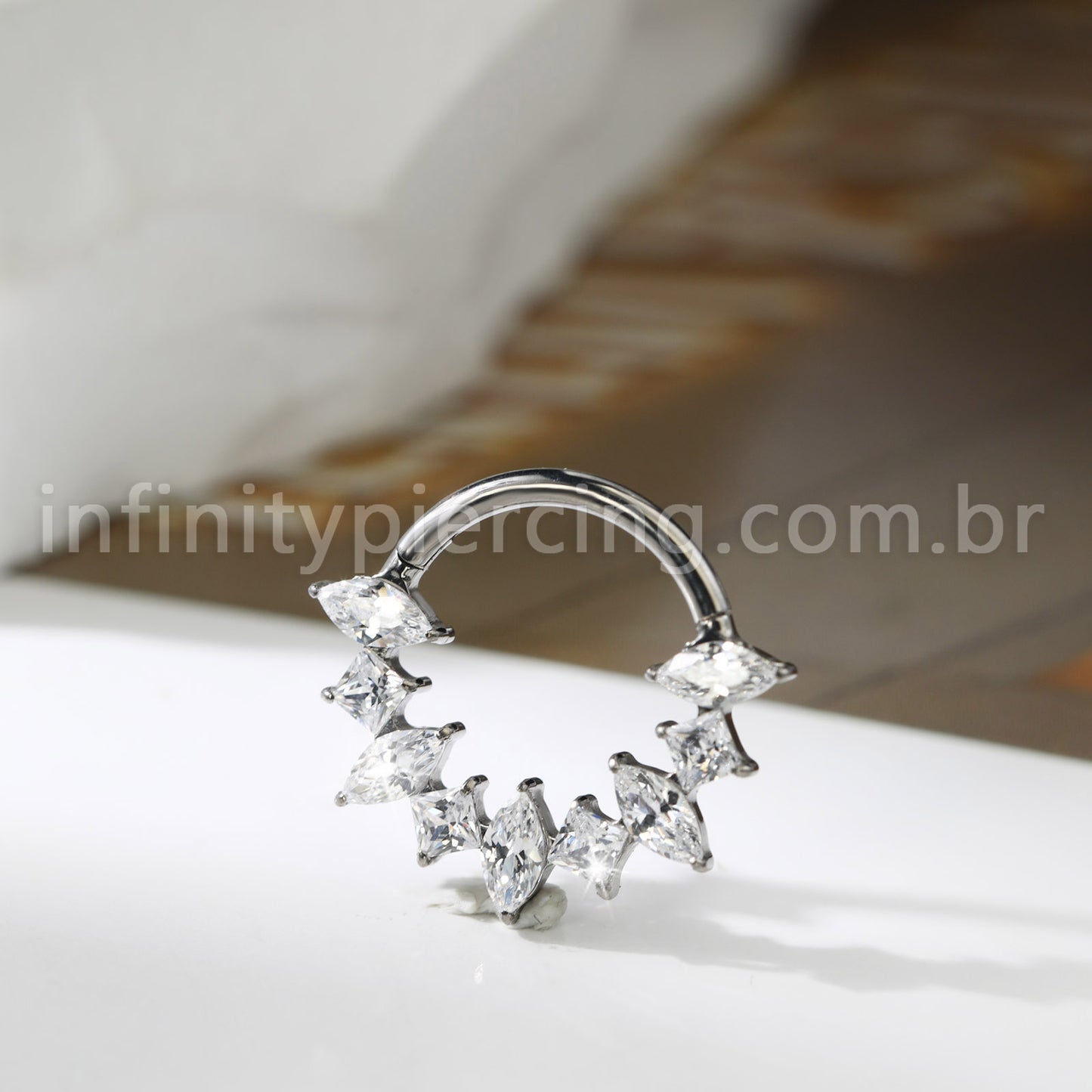 Piercing Argola Titânio Zircônia Cravejada