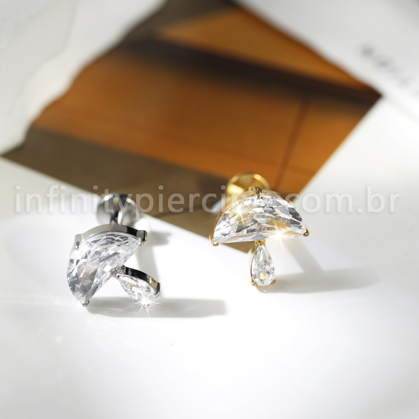 Piercing Labret Cogumelo Titânio Zircônia