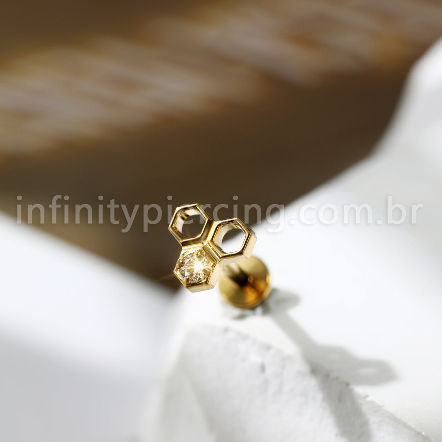 Piercing Labret Favo Titânio Zircônia
