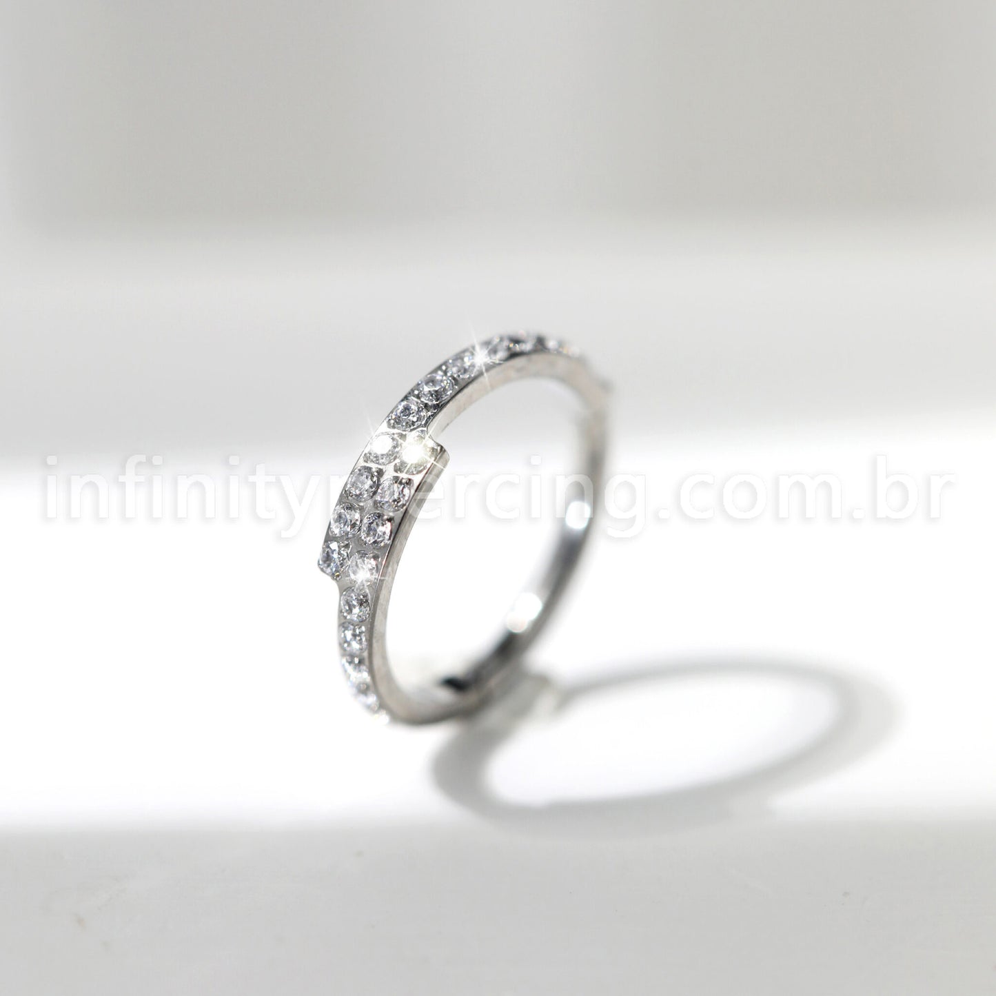 Piercing Argola Titânio Zircônia Cravejada