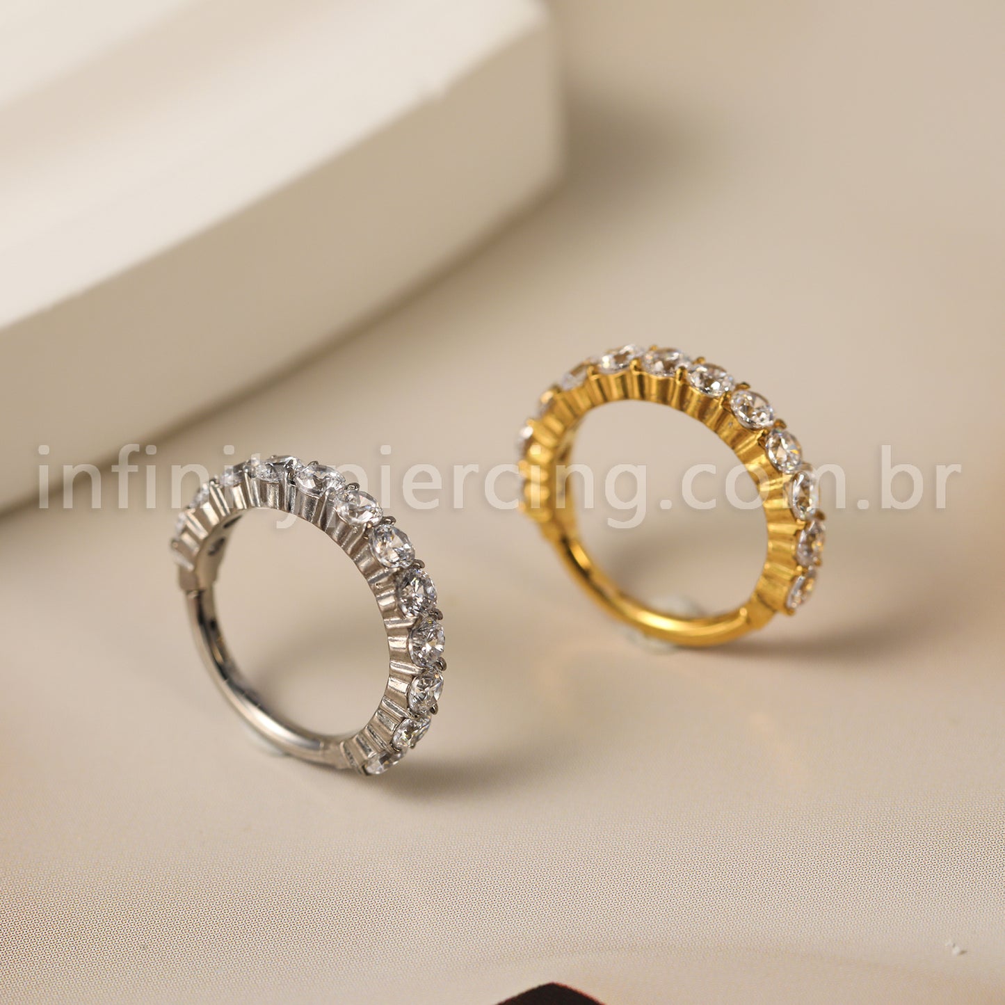 Piercing Argola Titânio Segmento Articulado Zircônia Cravejada Lateral