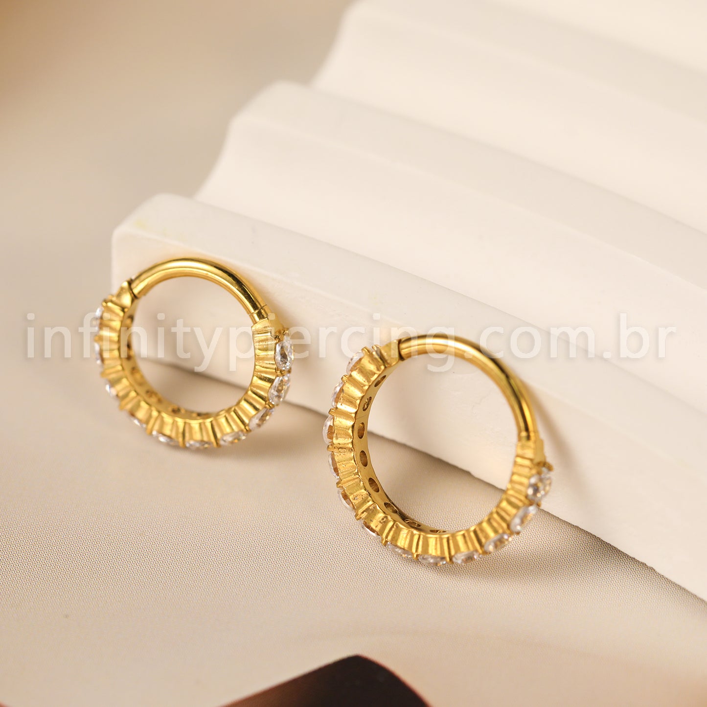 Piercing Argola Titânio Segmento Articulado Zircônia Cravejada Lateral
