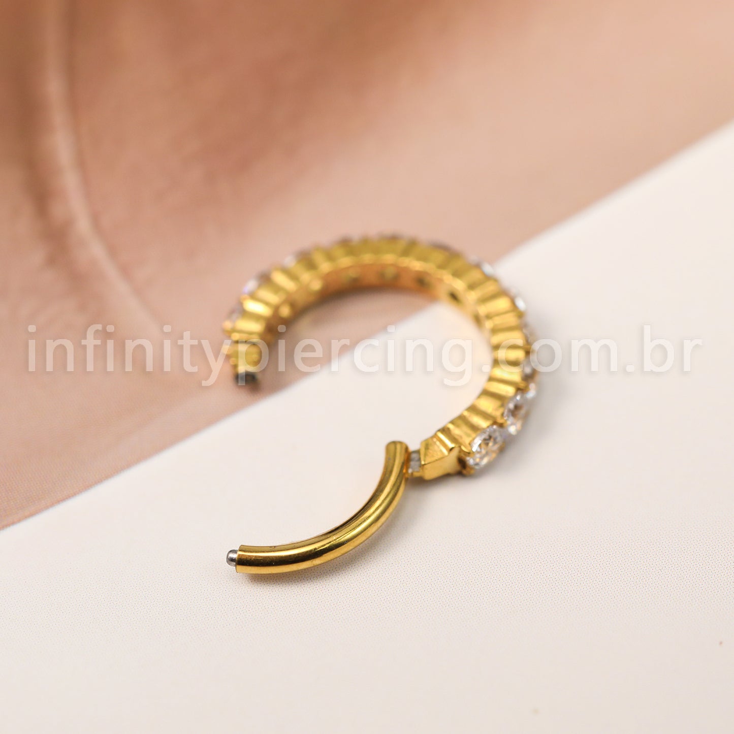 Piercing Argola Titânio Segmento Articulado Zircônia Cravejada Lateral