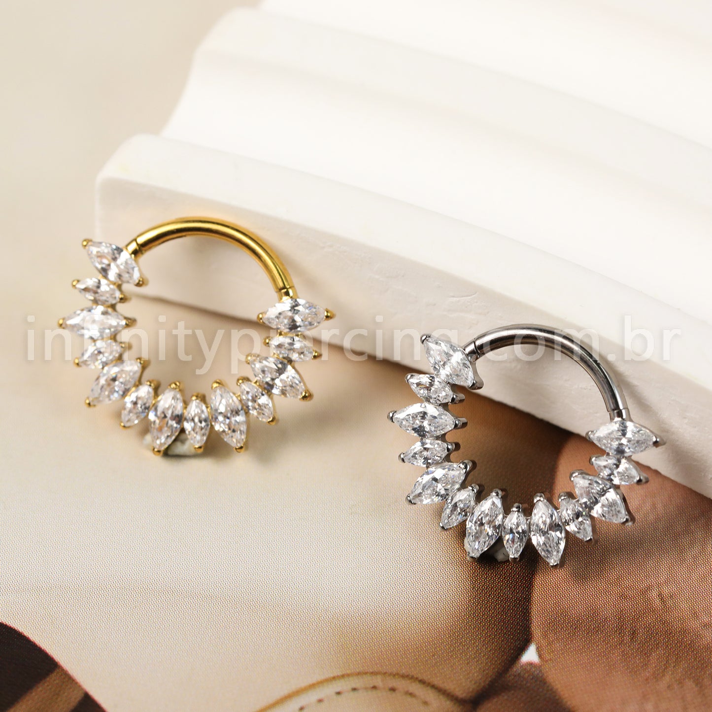 Piercing Argola Titânio Segmento Articulado Zircônia Cravejada