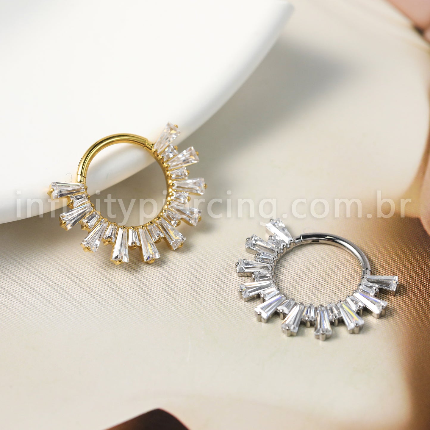 Piercing Argola Titânio Segmento Articulado Zircônia Cravejada