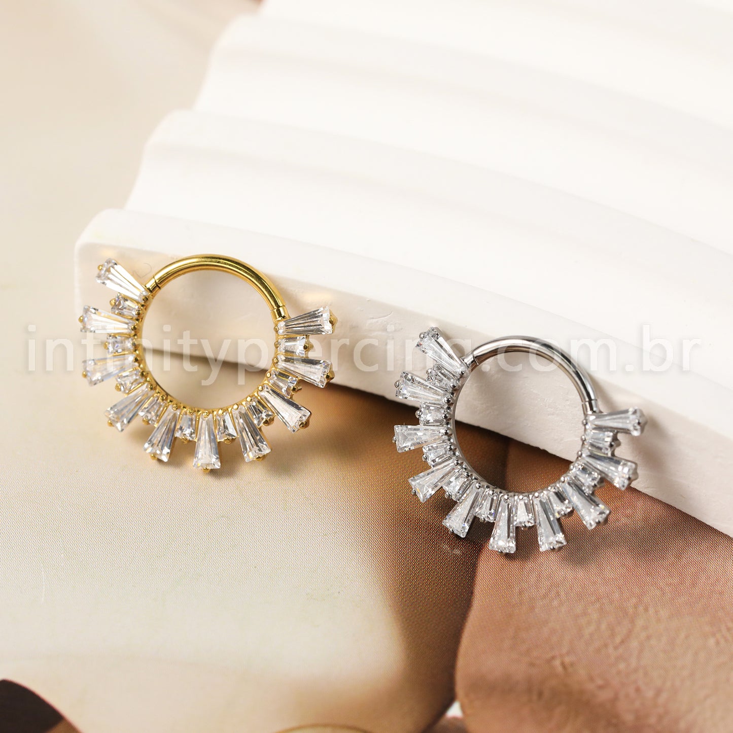 Piercing Argola Titânio Segmento Articulado Zircônia Cravejada