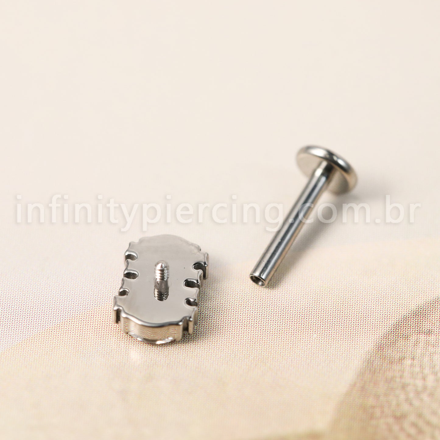 Piercing Labret Titânio Zircónia Cravejada Retangular