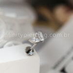 Piercing Labret Titânio 2 Pedras Zircónia Cravejada