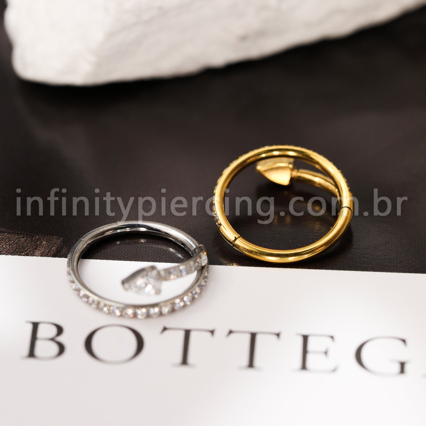 Piercing Argola Titânio Segmento Articulado Zircônia Cravejada