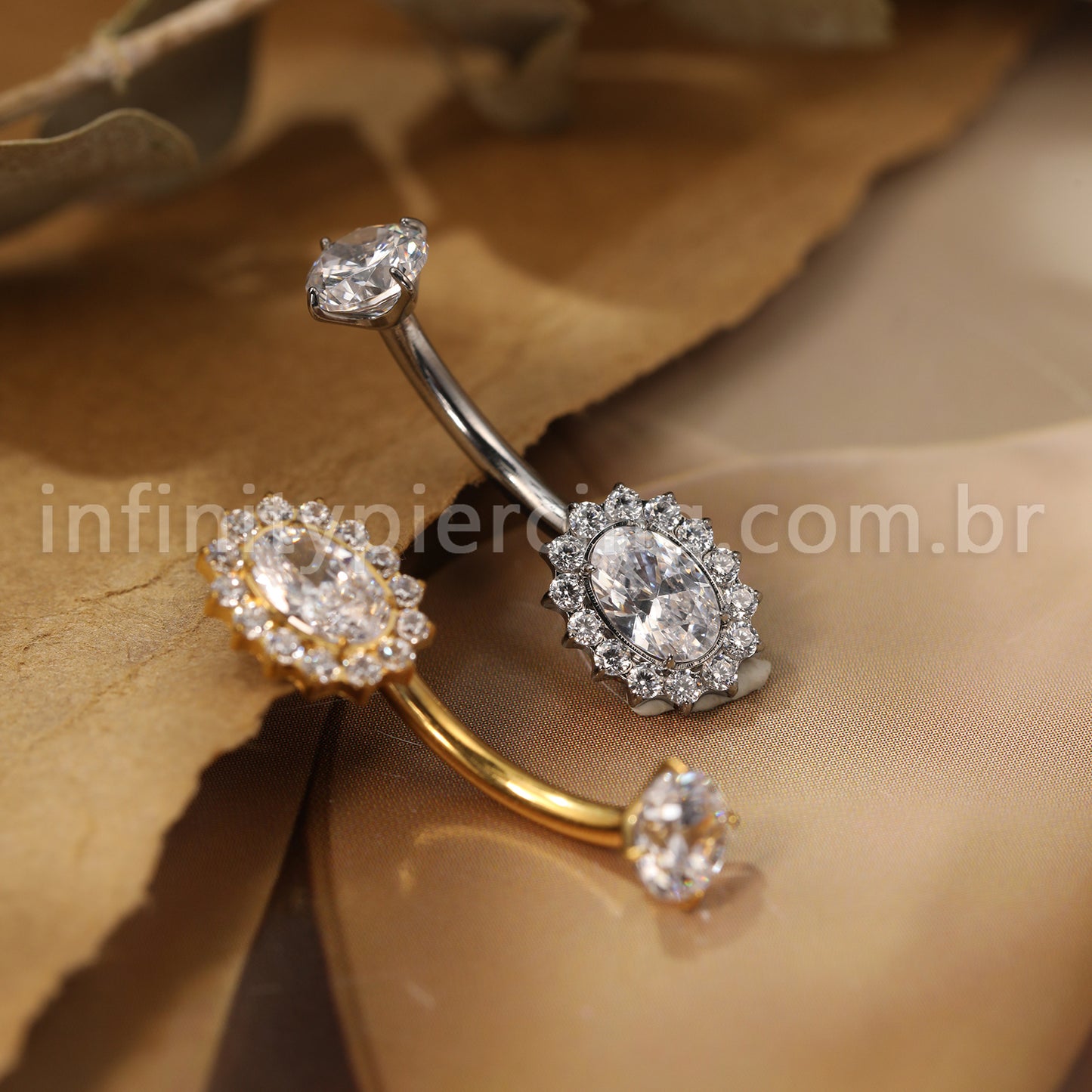Piercing Banana Titânio Oval Zircônia Cravejada