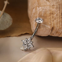 Piercing Banana Titânio Flor Zircônia Cravejada