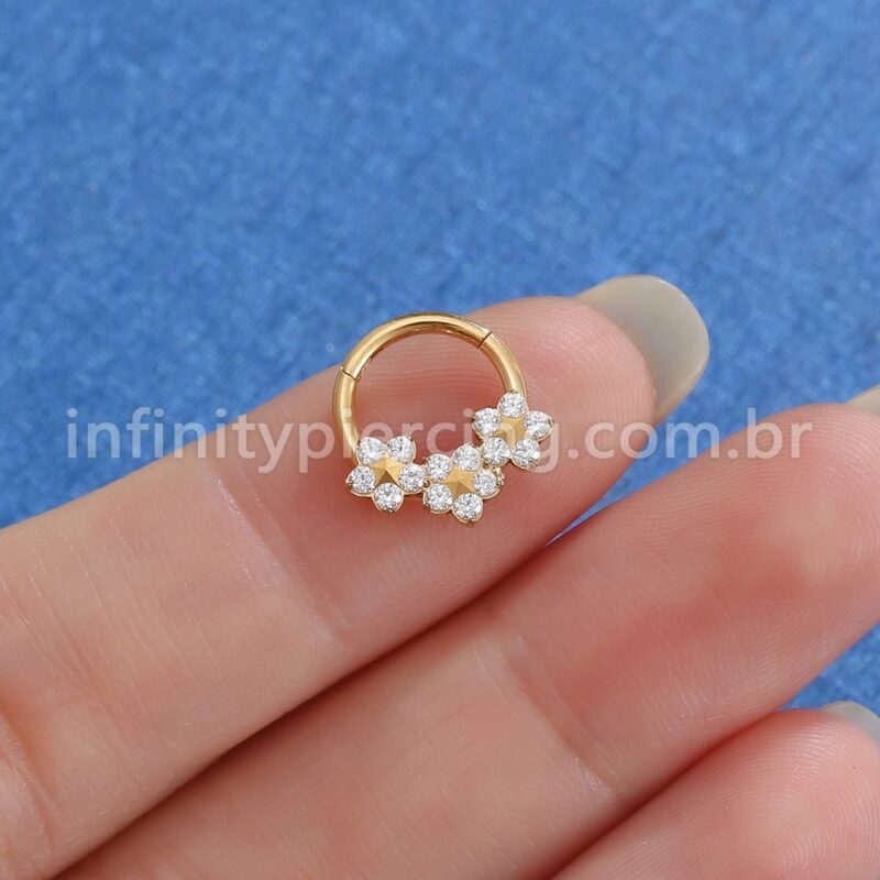 Piercing Argola Titânio Segmento Articulado 3 Flores Zircônia Cravejada